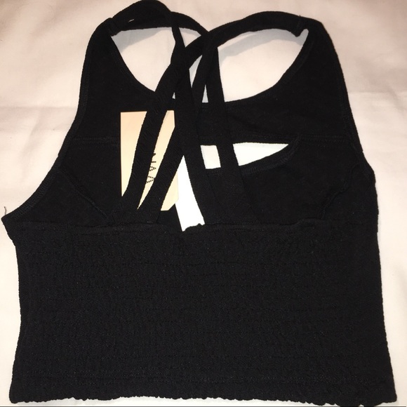 LF | VVNVVN Crop Top - Picture 3 of 6